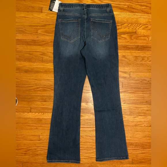 DEMOCRACY NEW SIZE 8 STRAIGHT LEG WITH WASH GREAT JEANS FROM NORDSTROM - Picture 7 of 10